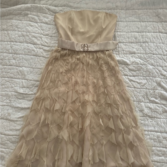 Like new strapless White House Black Market gold /champagne dress - Picture 2 of 8